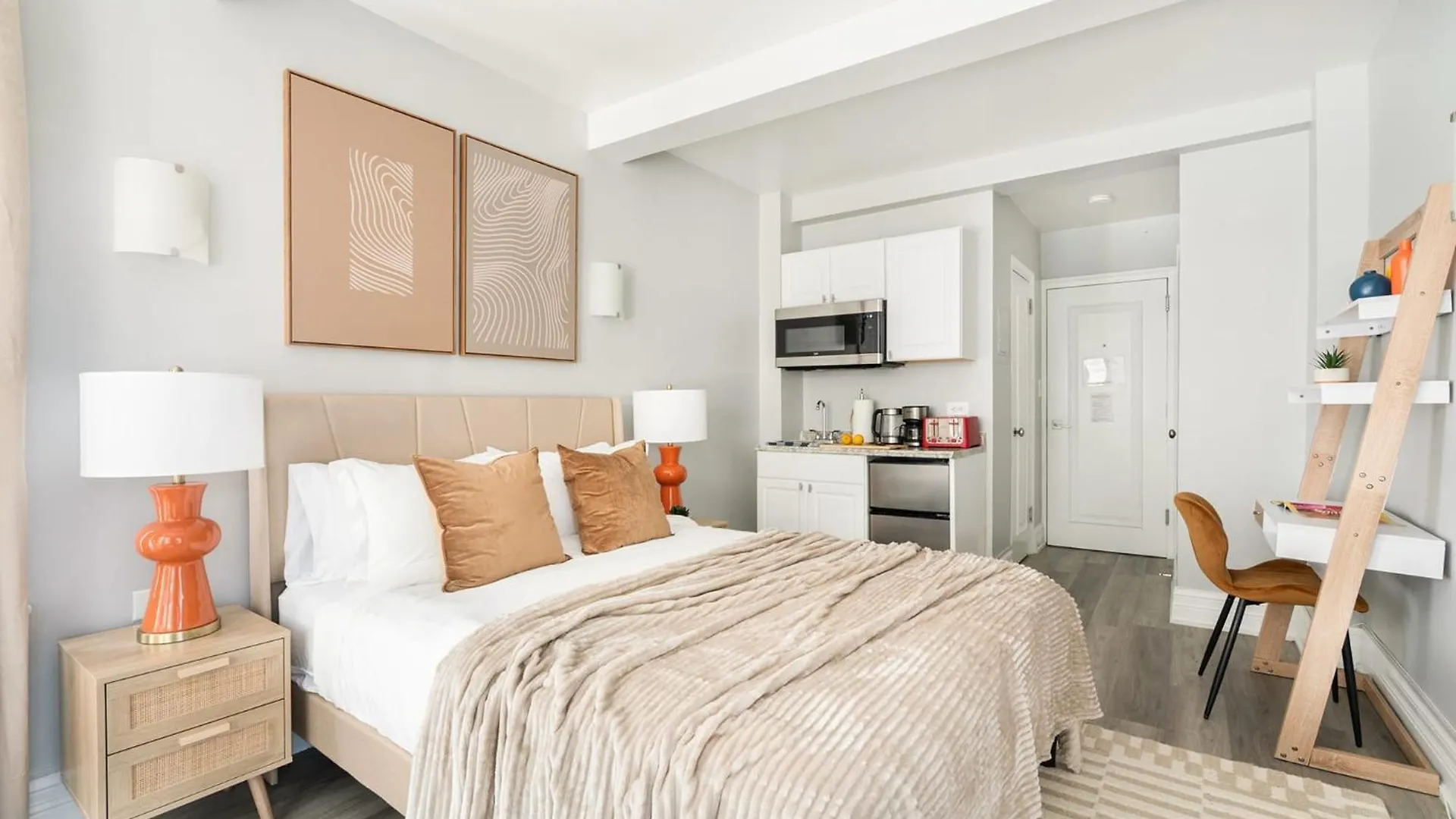 Apartment 73-1503 Newly Reno Studio Uws Doorman Gym Laundry New York USA